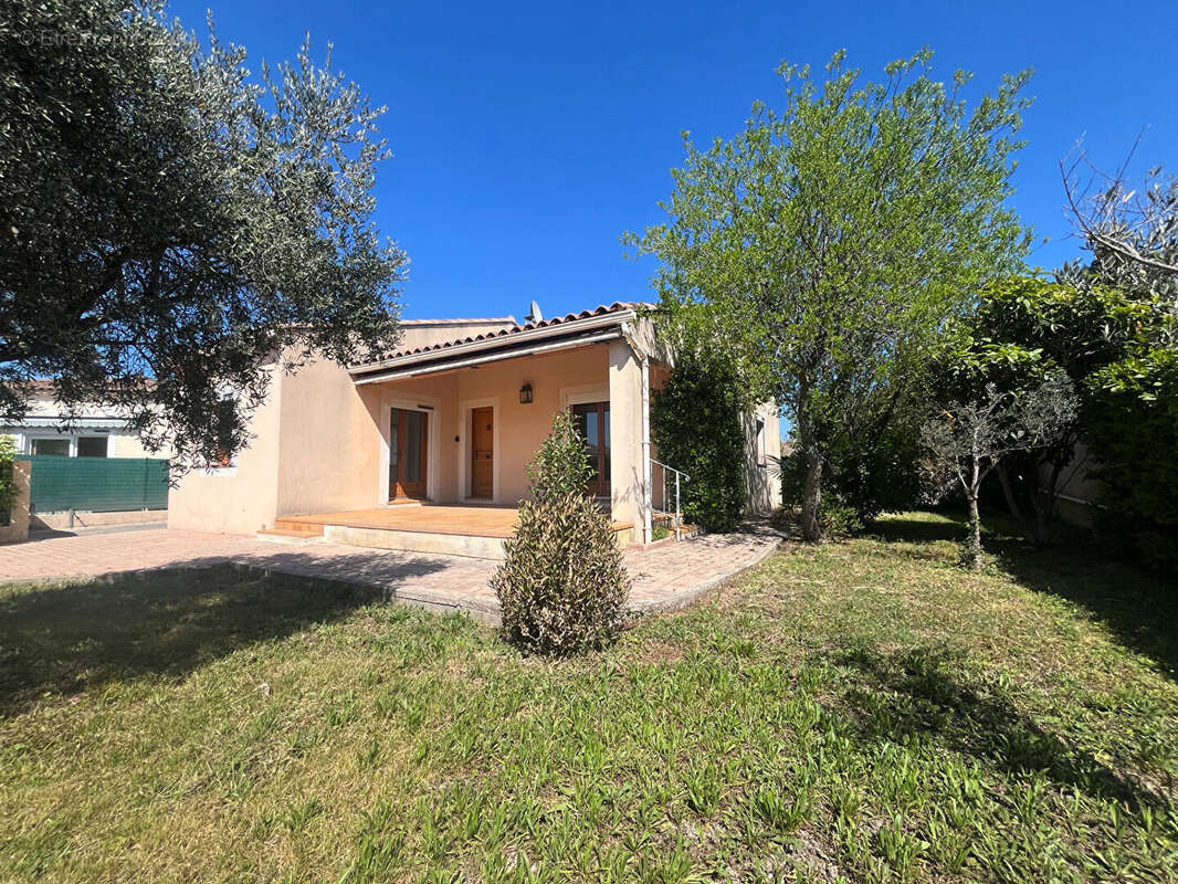 Maison à L'ISLE-SUR-LA-SORGUE