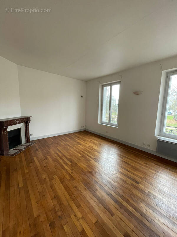 Appartement à SAINT-JEAN-DE-LA-RUELLE