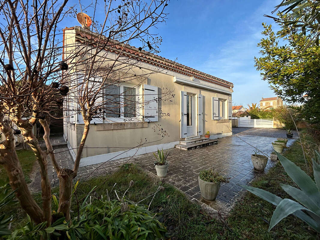 Maison à SAINT-GEORGES-DE-DIDONNE