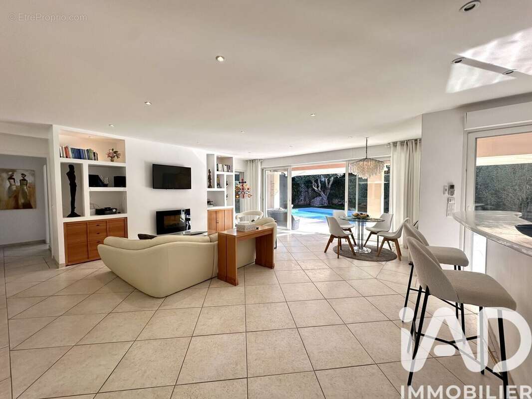 Maison 128 m² à Sainte-Maxime  - photo 2