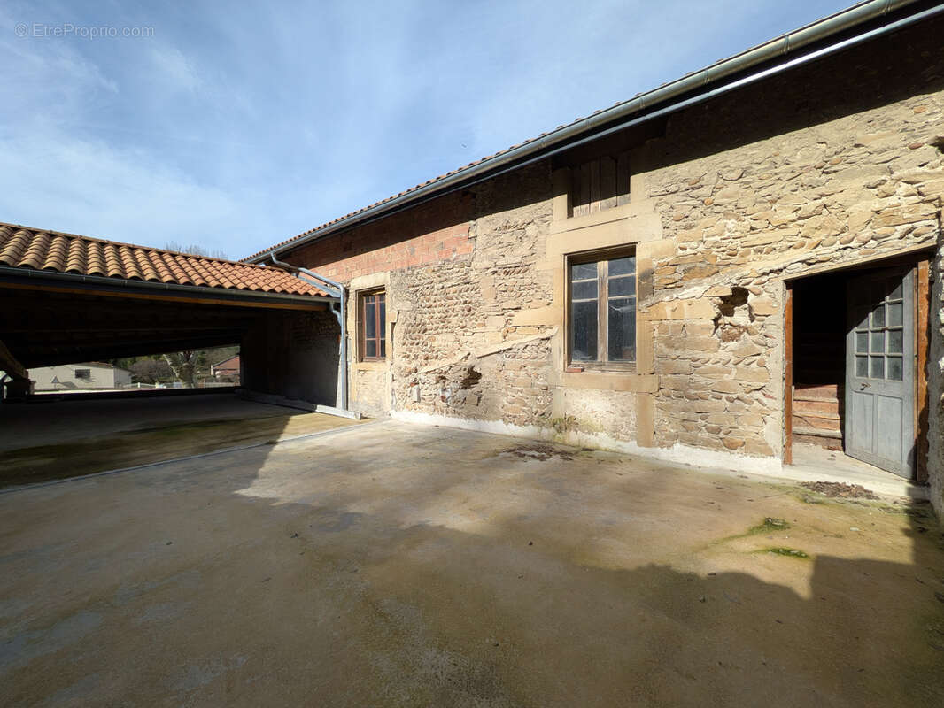 Appartement à CHANTEMERLE-LES-BLES