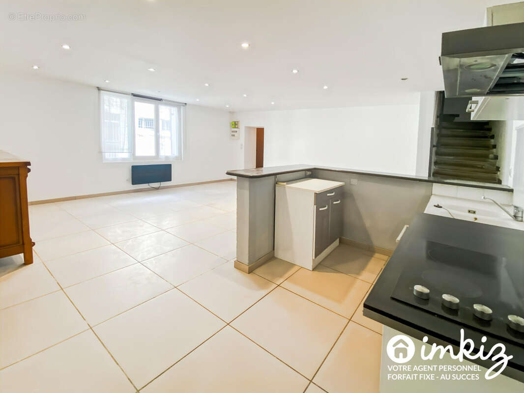 Maison de ville Aigues-Mortes - 3 chambres, garage - photo 4