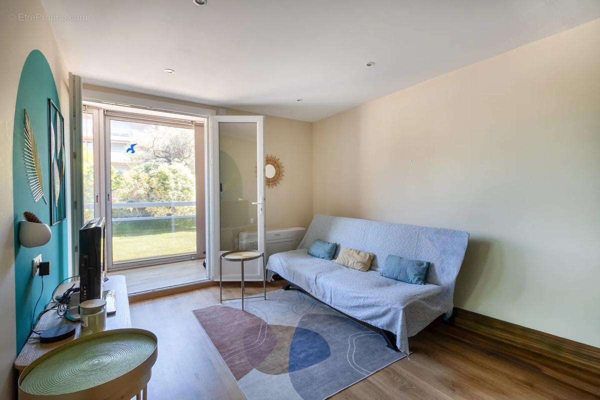 Appartement à BORMES-LES-MIMOSAS