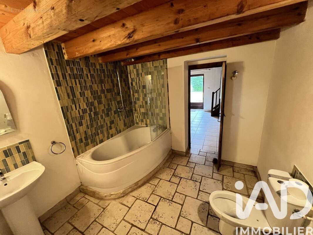 Maison 202 m² à Payroux  - photo 5