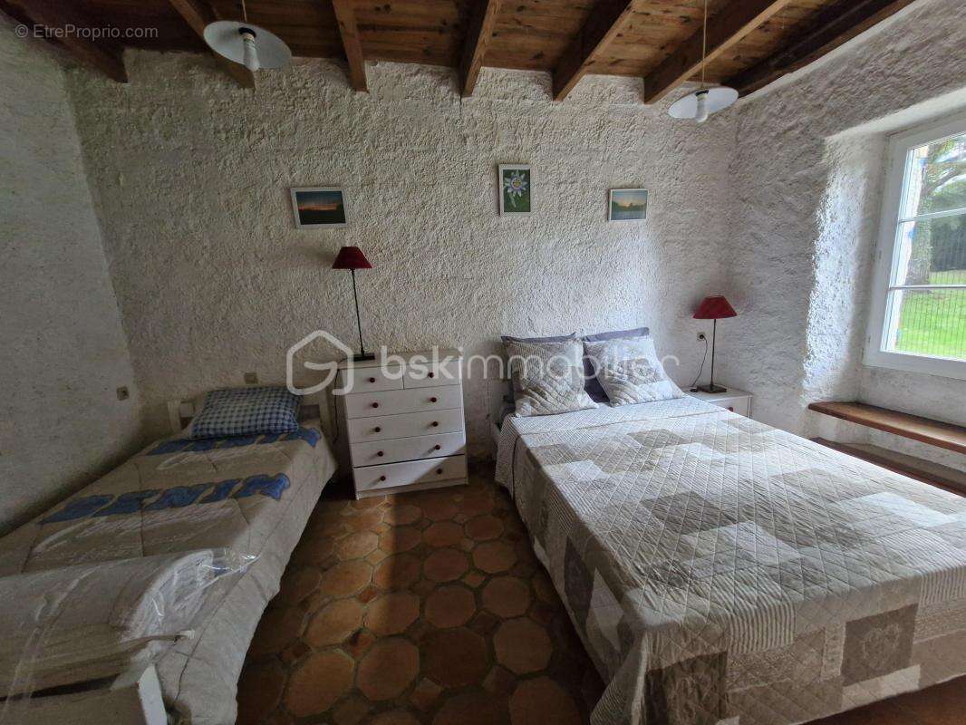 Maison à PORT-SAINTE-FOY-ET-PONCHAPT