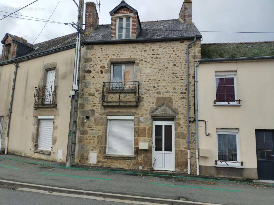 Maison à VILLAINES-LA-JUHEL