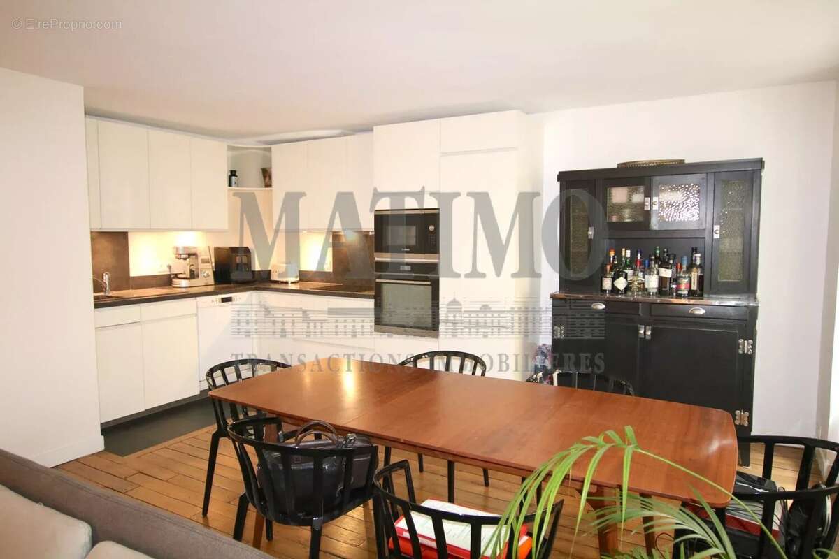 Appartement à PARIS-2E