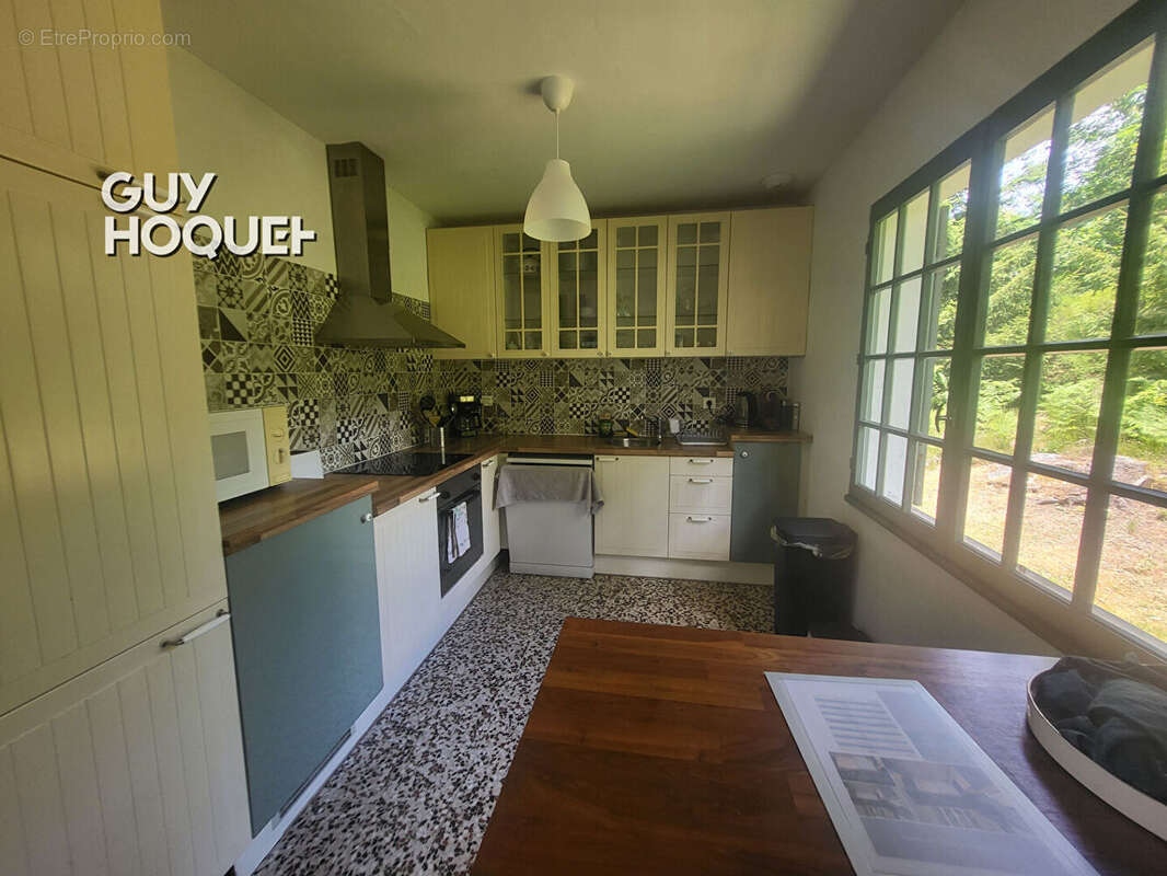 Maison de plain-pied avec piscine, jacuzzi et vue exceptionnelle sur le Lac des Settons - photo 8