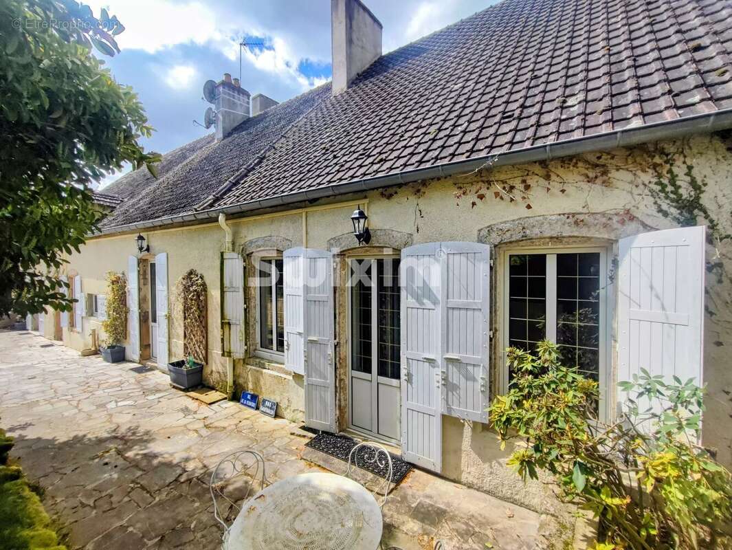 Maison à SANTENAY
