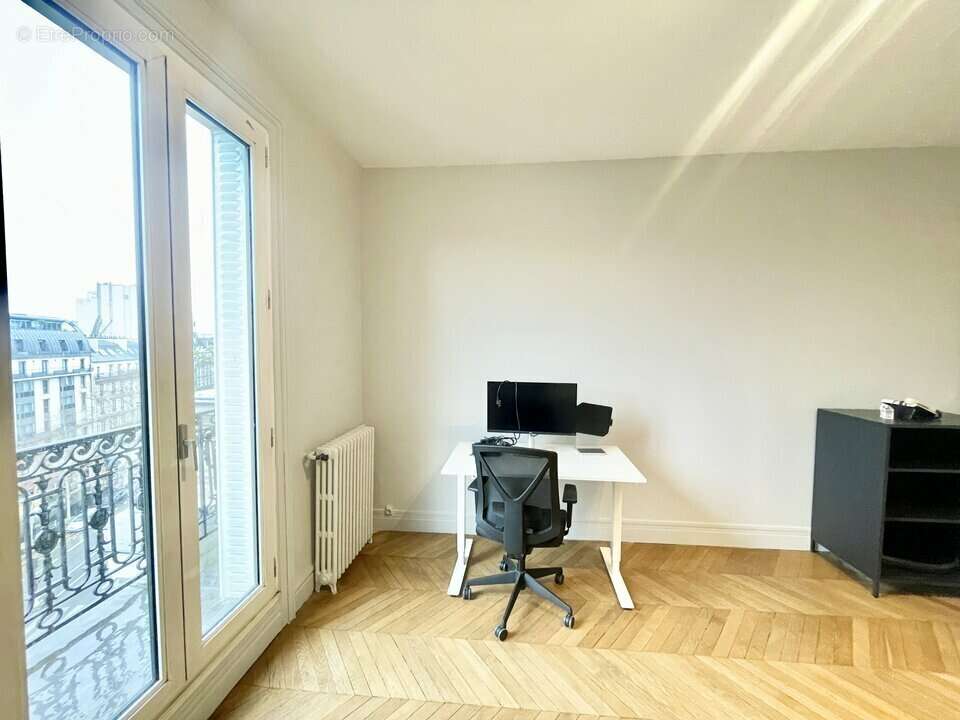 Commerce à PARIS-17E