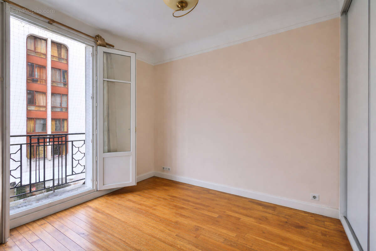 Appartement à PARIS-15E