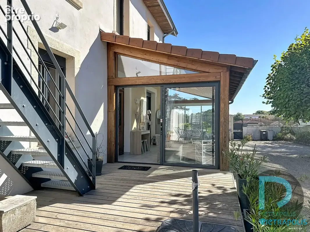 Maison 5 pièces 133 m² à vendre à Savigneux (01480) - photo 2