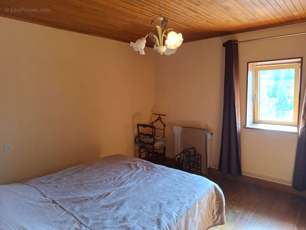 Maison à SAINT-POMPONT