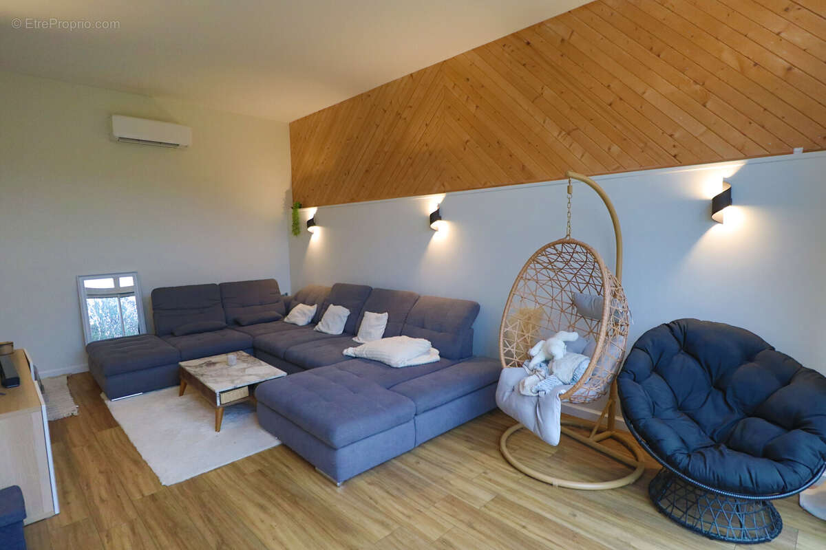 Maison à POUILLY-SUR-SAONE