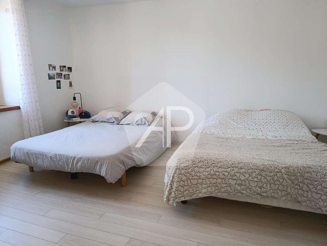 Appartement à PUY-SAINT-PIERRE