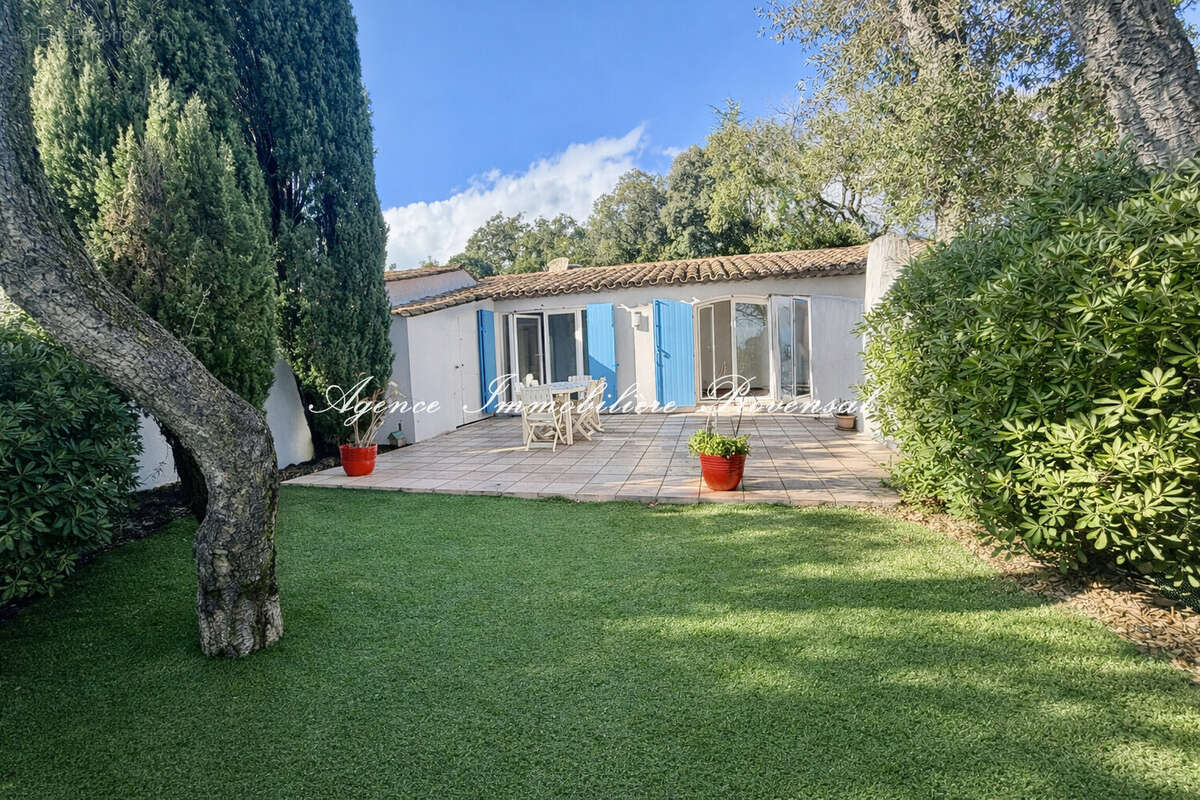 Appartement à GRIMAUD