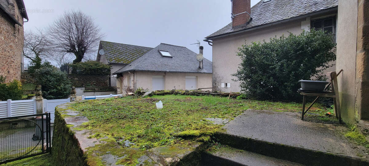 Maison de caractère avec jardinet et dépendance   Cœur de Beynat - photo 2