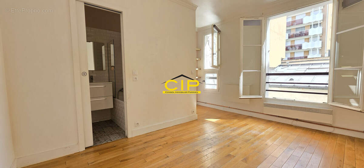 Appartement à PARIS-20E