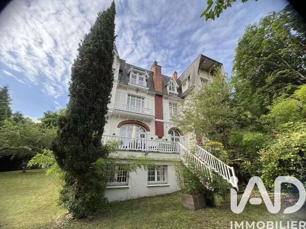 Photo 2 - Maison à LOUVECIENNES