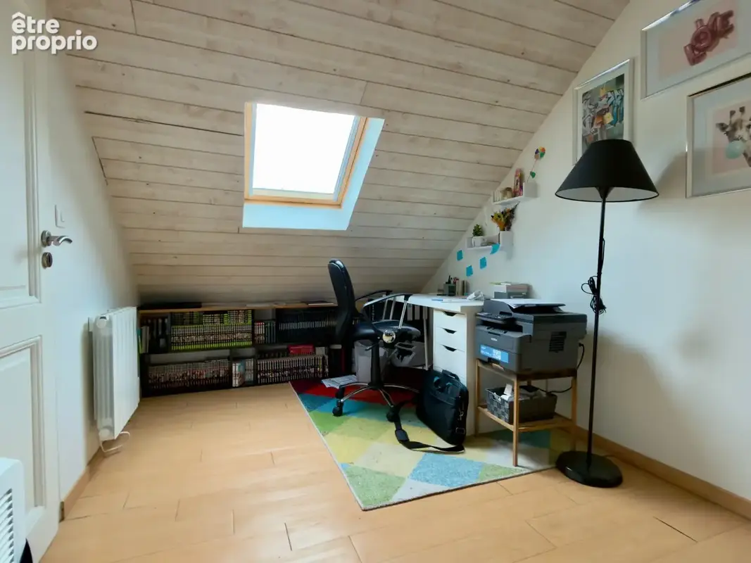 CHOUZE SUR LOIRE, Maison tuffeau 4 chambres avec vie de plain-pied sur jardin arboré clos - photo 10