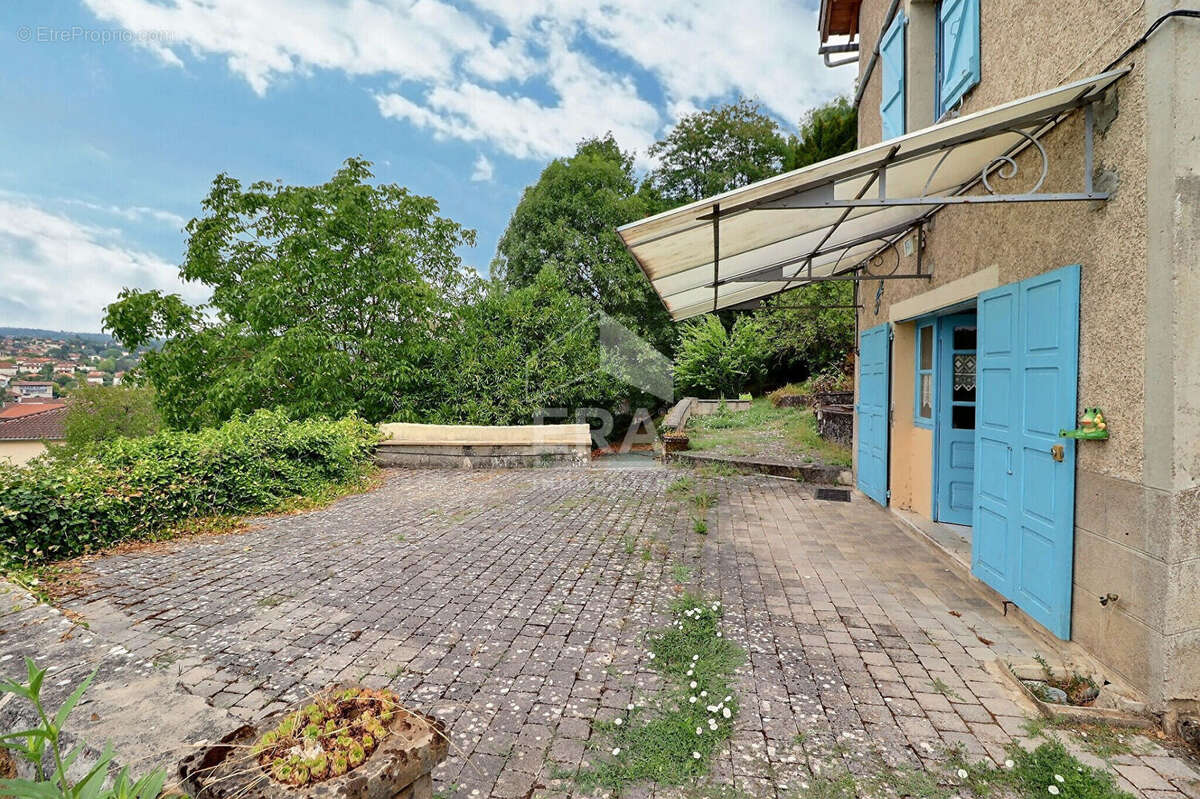 Idéalement située au coeur d'un parc arboré - photo 3