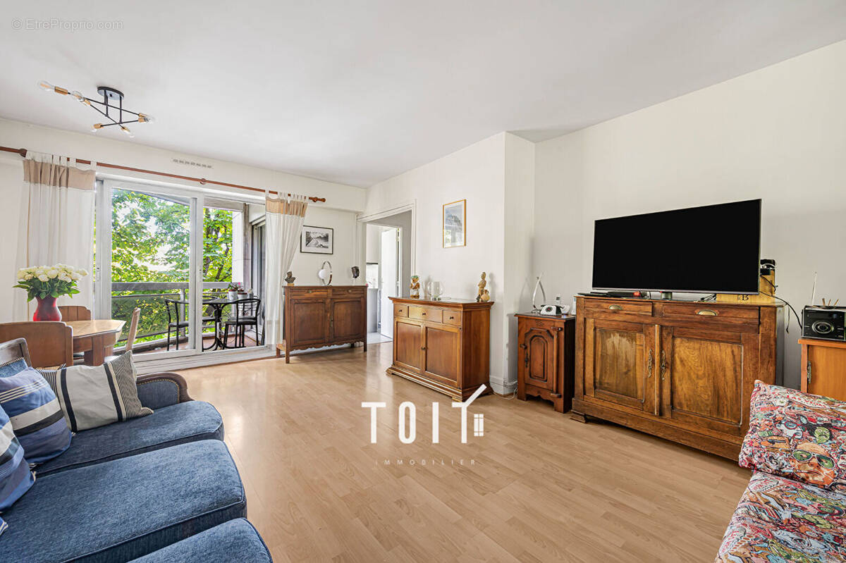 Appartement à PARIS-14E