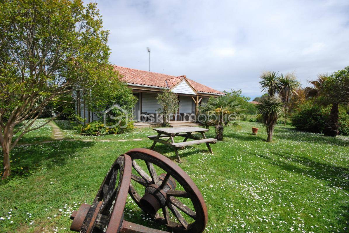 Maison à PORT-DE-LANNE