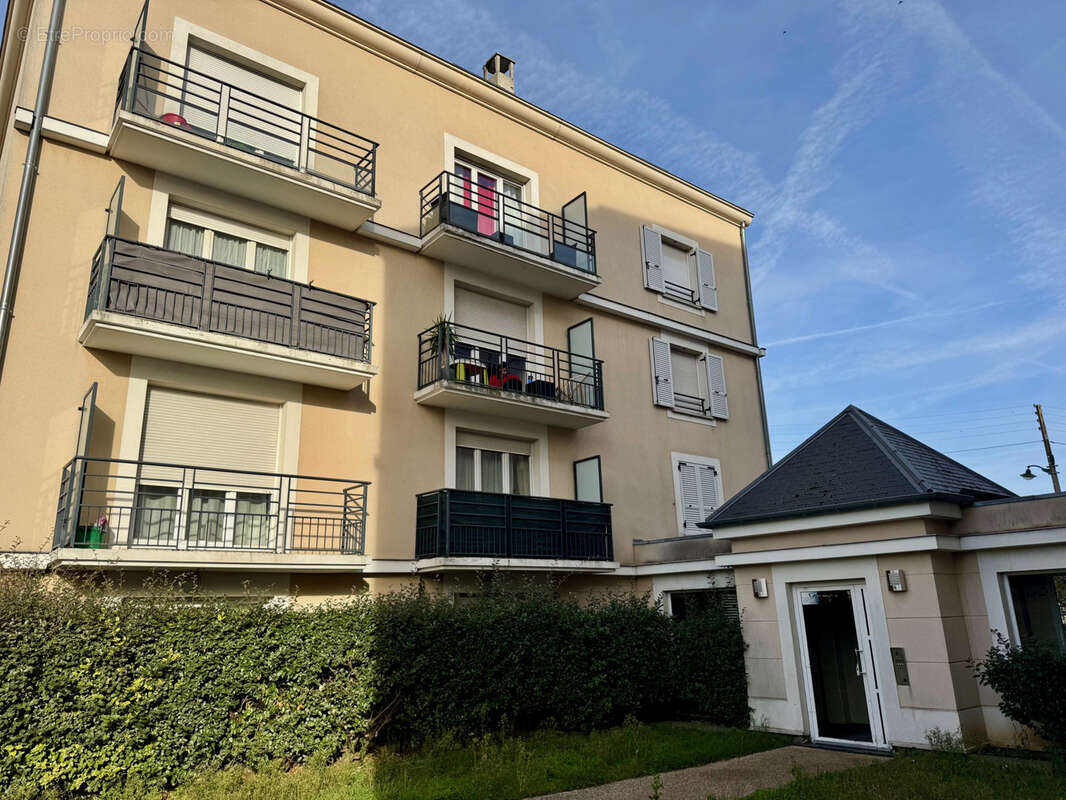 Appartement à CORBEIL-ESSONNES