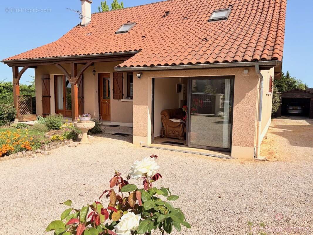 Maison à ROUFFIGNAC-SAINT-CERNIN-DE-REILHAC