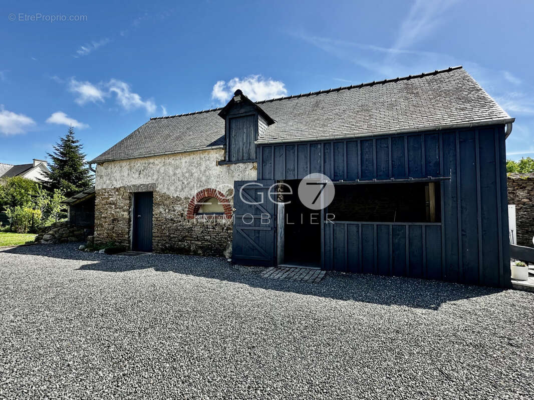En plein cœur de Moëlan-sur-Mer   Habitation, terrain constructible et fort potentiel - photo 2
