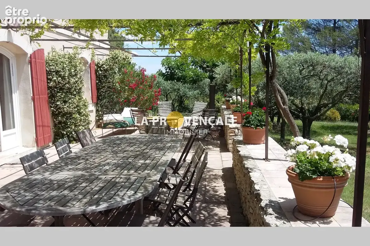 Maison 6 pièces 225 m² à vendre à Fuveau (13710) - photo 2