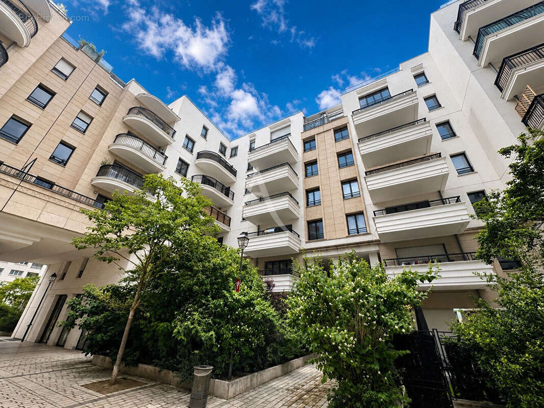 Appartement à SURESNES