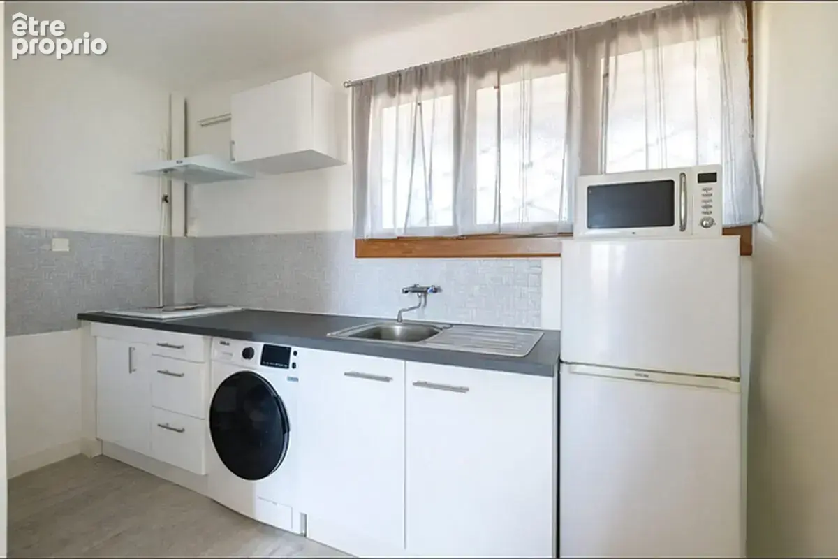 HYÈRES - T2 de 50 m² avec loggia plein sud, vue mer et collines - photo 5
