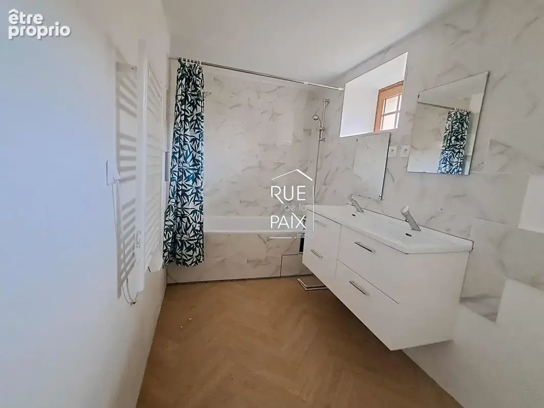 Maison familiale avec dépendances à Dangé-Saint-Romain - photo 6