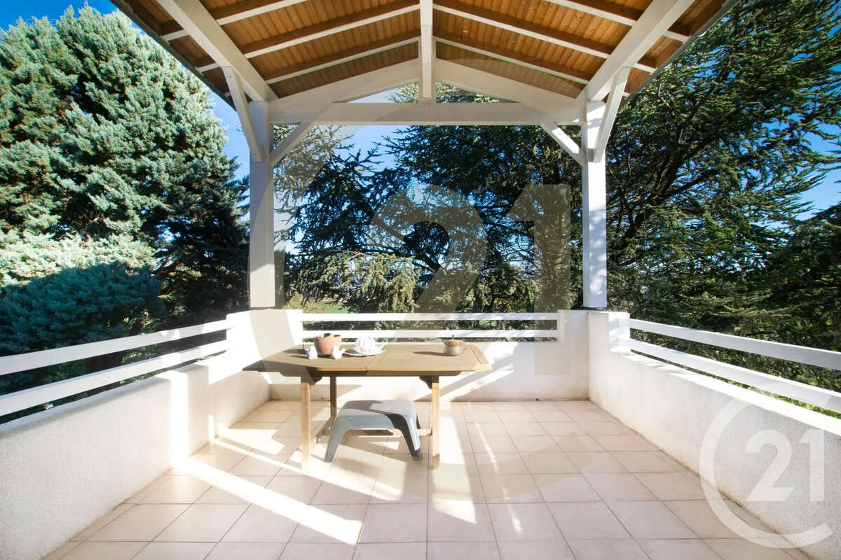 Maison à SAINT-CYR-SUR-LE-RHONE