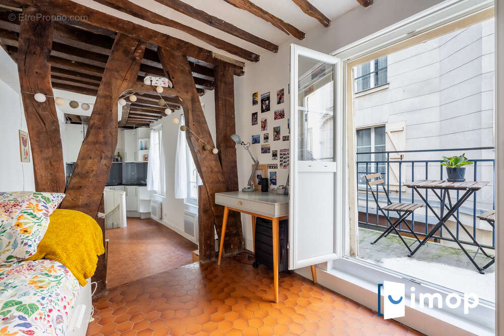 Appartement à PARIS-3E