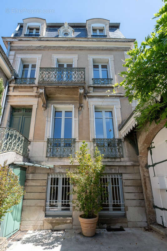Maison à CALUIRE-ET-CUIRE