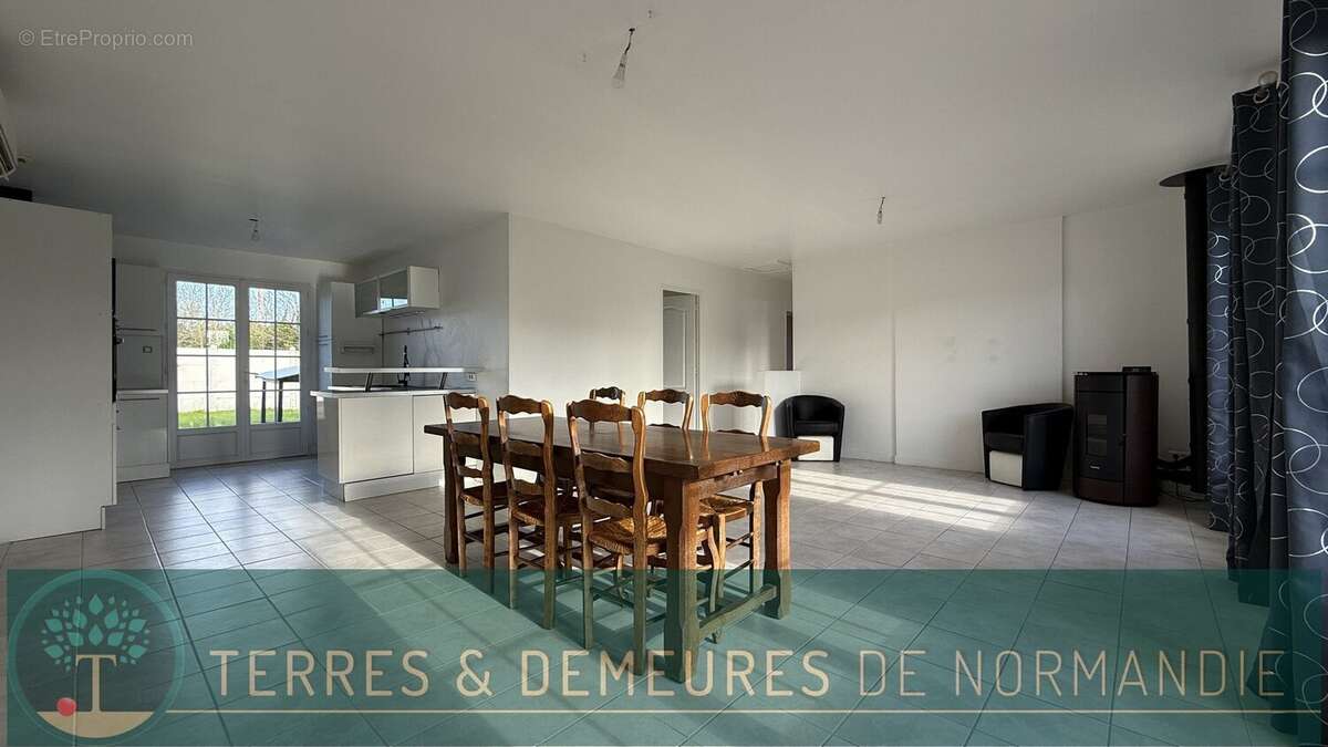 Maison à SAINT-MARTIN-EN-CAMPAGNE