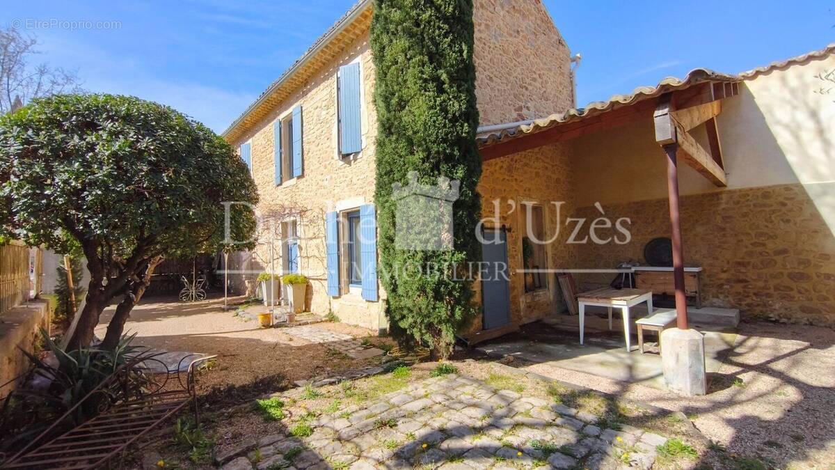 Photo 1 - Maison à LA ROQUE-SUR-CEZE