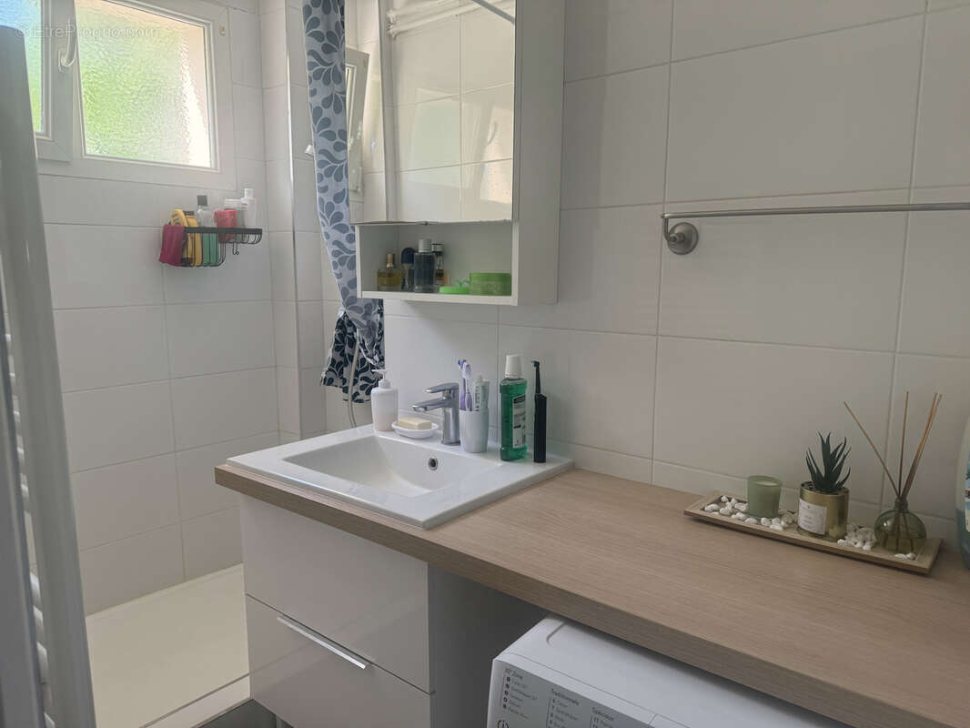 Appartement à SARTROUVILLE