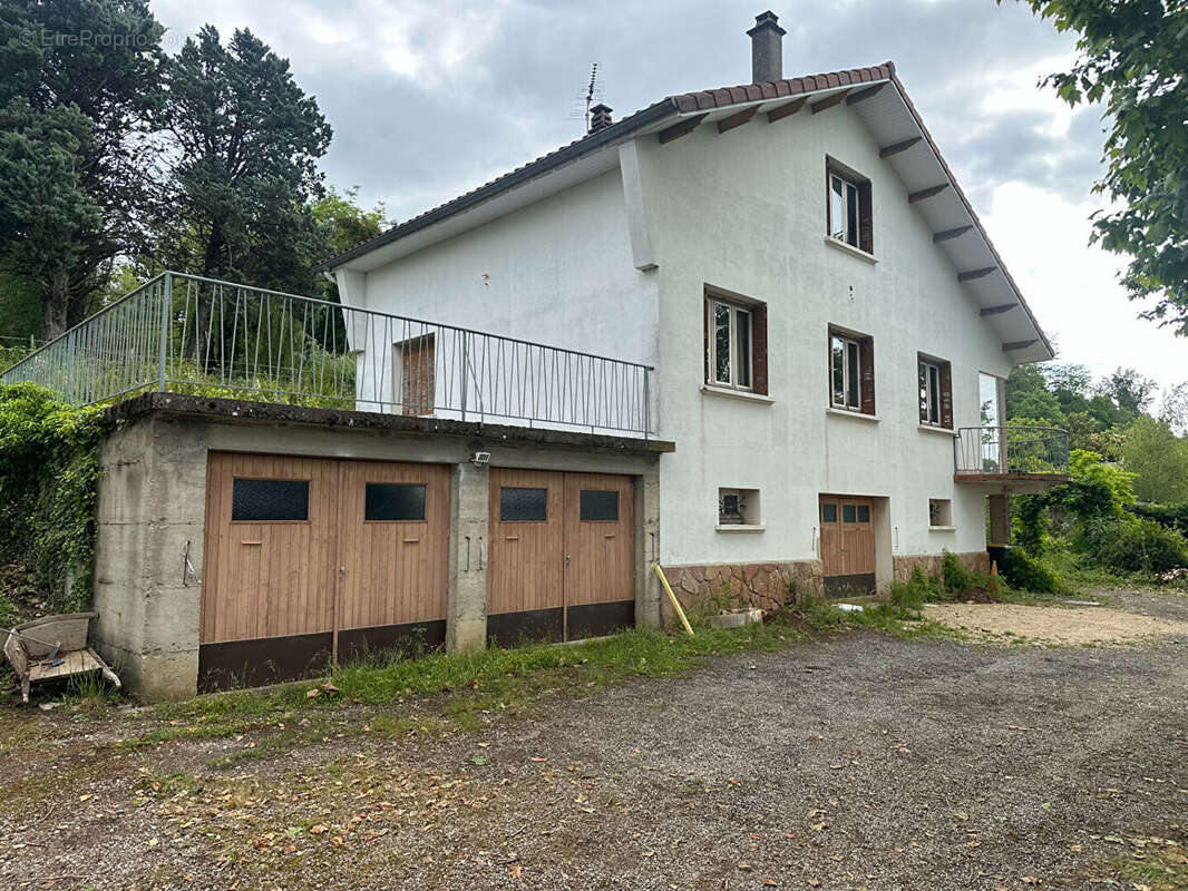Maison à FRONTONAS