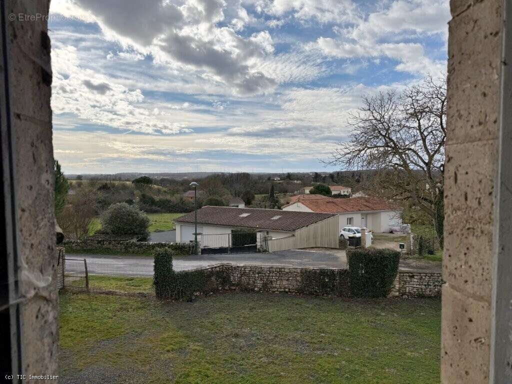 Maison à VERTEUIL-SUR-CHARENTE
