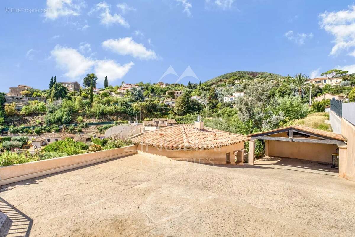 Maison à MANDELIEU-LA-NAPOULE