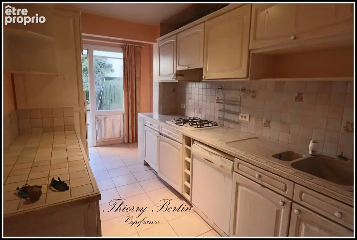 Appartement à vendre 4 pièces SAINT RAPHAEL (83) - photo 5