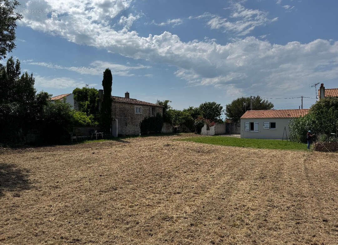 Terrain à DOMPIERRE-SUR-MER