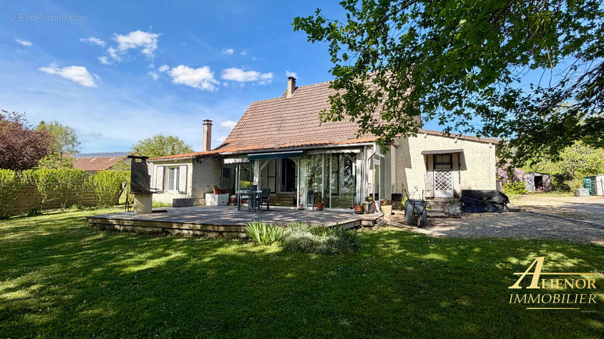 Maison de 4 chambres et 2 gîtes à Lisle - photo 3