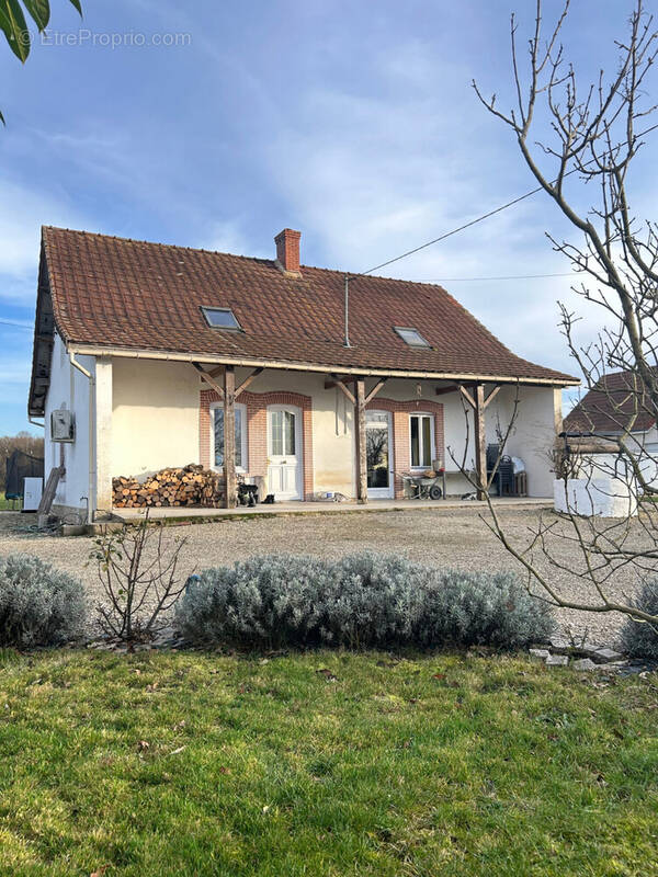 Maison à SERRIGNY-EN-BRESSE