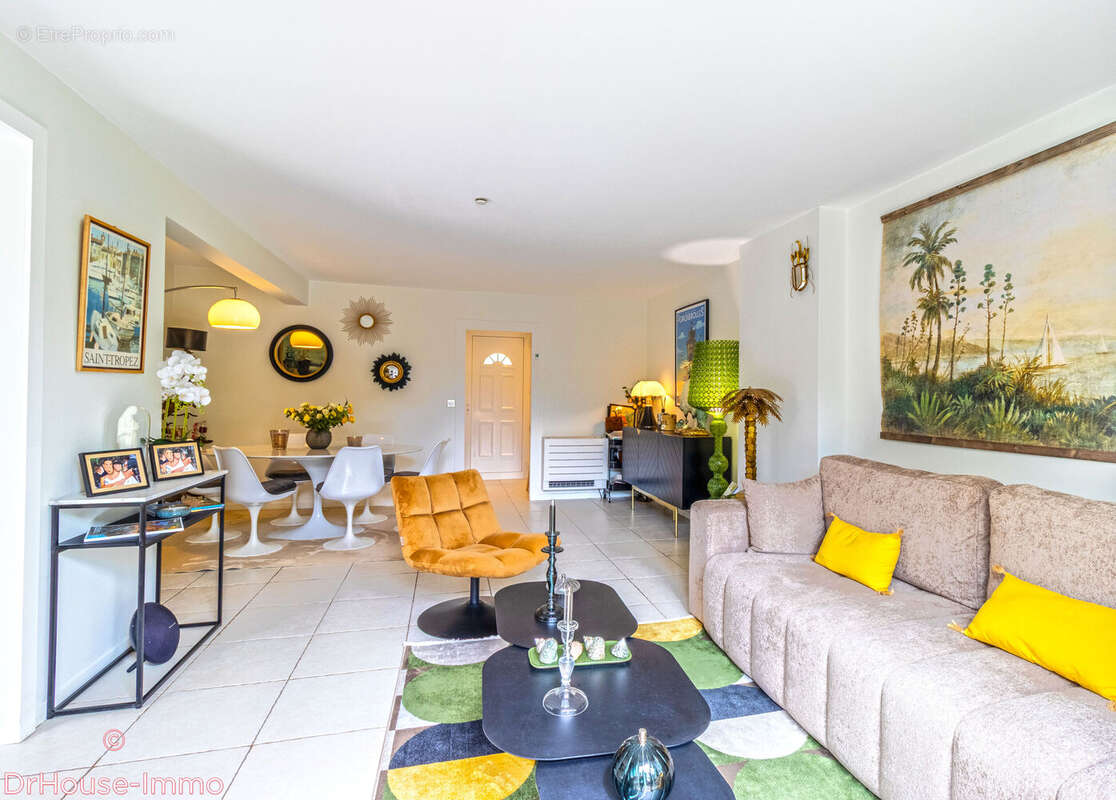 Maison 104 m² à Cogolin  - photo 7