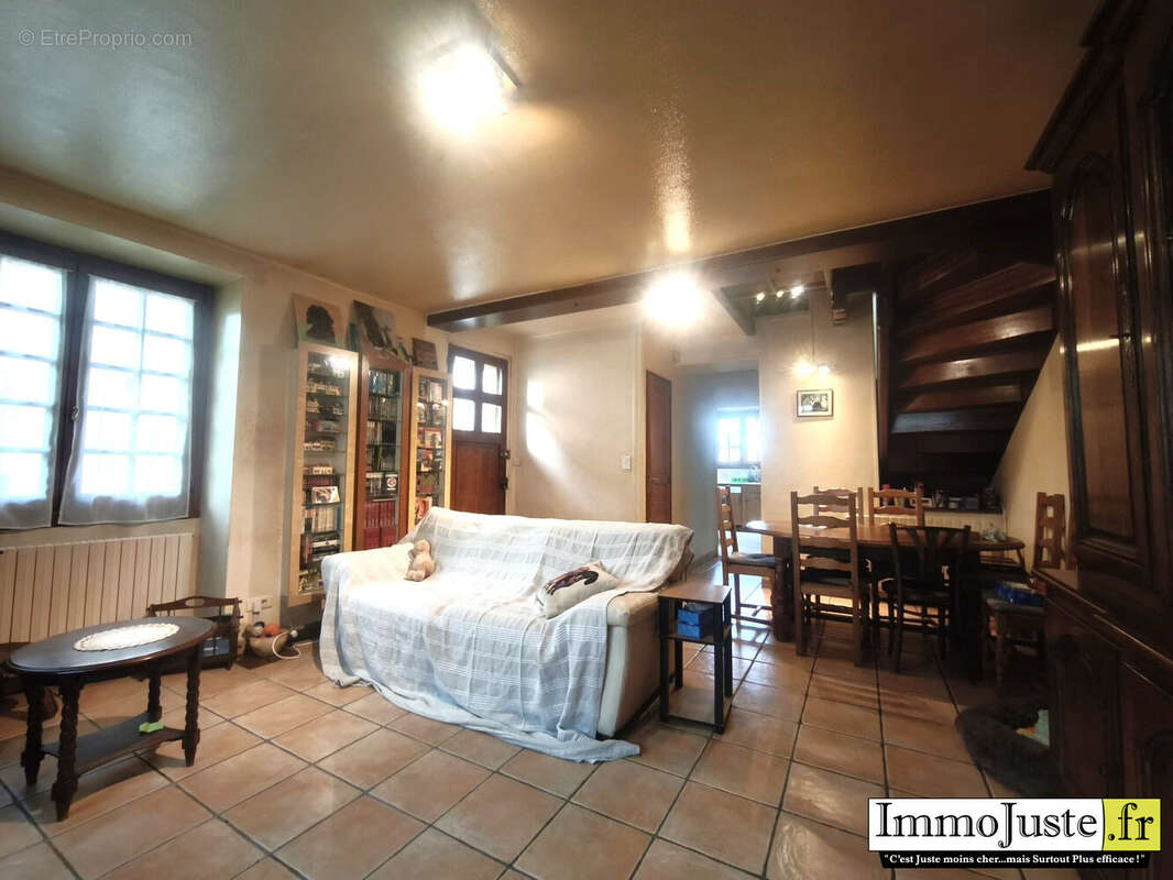 Maison à LE PERRAY-EN-YVELINES