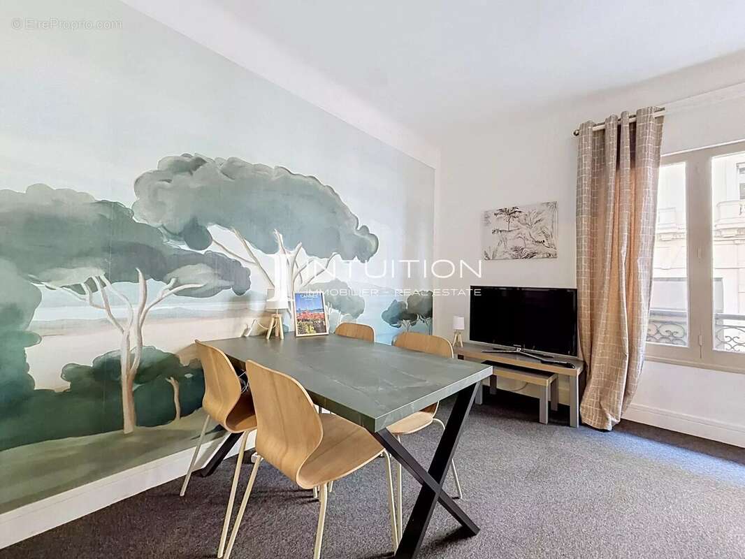 Cannes - Croisette : Studio avec coin nuit vue mer latérale - photo 2